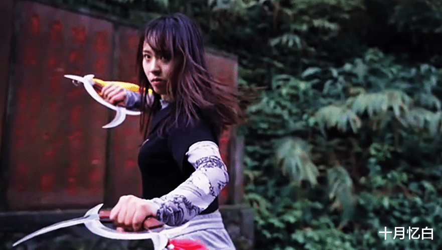 十月忆白 峨眉女侠“凌云”，用功夫丢了个垃圾爆火全网，她可不是灭绝师太