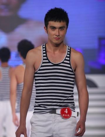 杨幂|他曾是一名快递员，30岁时被杨幂看中，如今火得一塌糊涂！