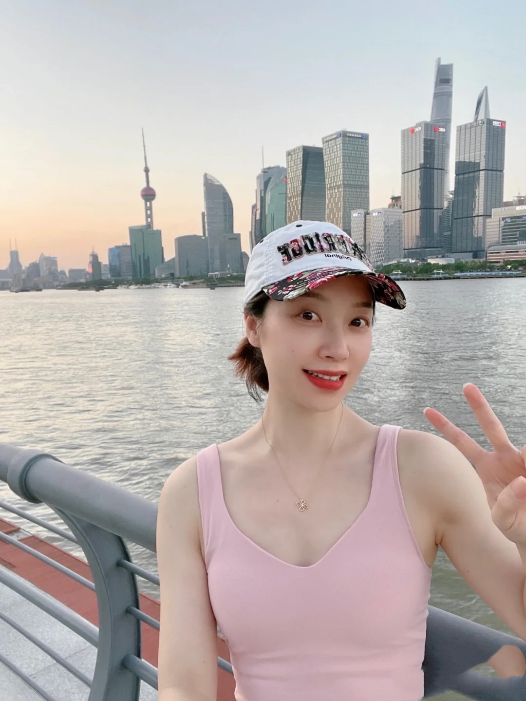 27君|没有什么是一个背心解决不了的,皮肤白就应该大胆一点着装!