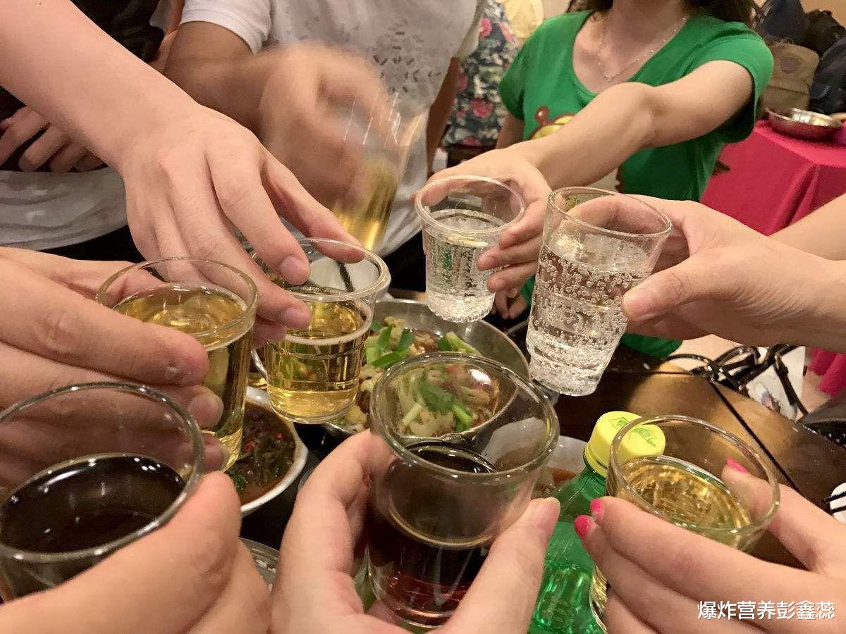 姐姐 白酒、红酒、啤酒，喝哪种酒最容易胖？想要减肥的人别中招