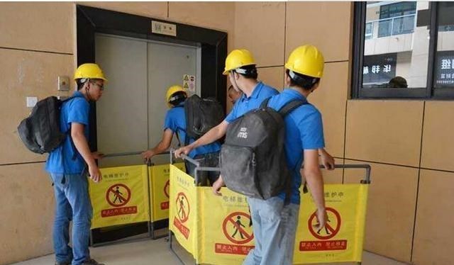 邹俊岚说 13岁男孩楼梯内自救失败坠亡：紧急按钮不是作为摆设的存在