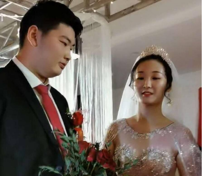 陈亚男|刚离婚9天，陈亚男又开始作妖了，23岁的小姑娘怎么这么有心机？