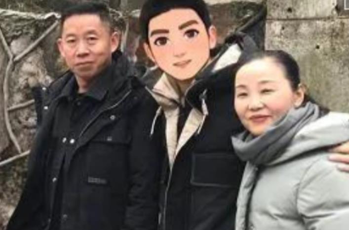 姐姐|曝孙卓亲姐姐已回国，目前正在隔离当中，与弟弟孙卓视频泣不成声