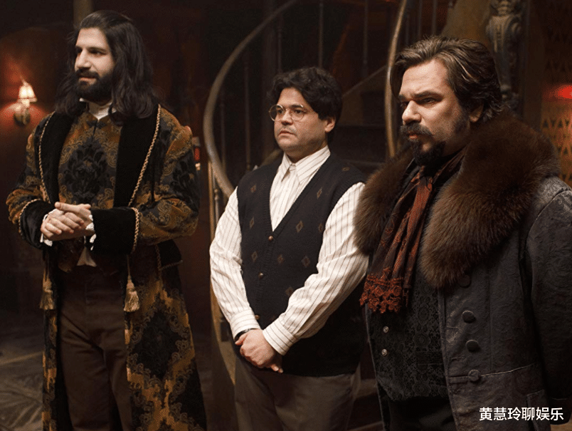 马鹿 《吸血鬼生活》：融入人类社会的吸血鬼，总要面对各种问题