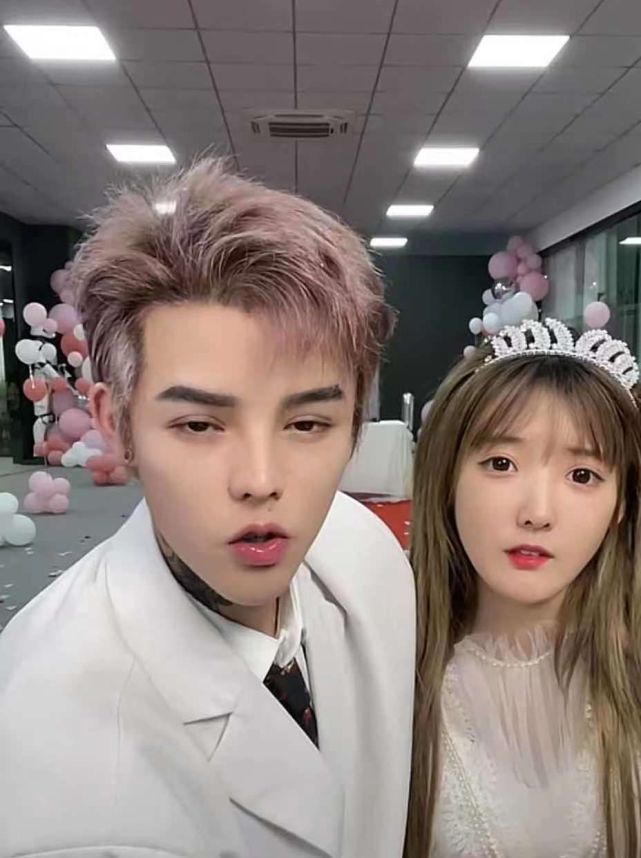 求婚|痞幼在浴室淋水拍视频狠心拒绝狂热男粉的求婚,网曝两人隶属同一家公司系炒作