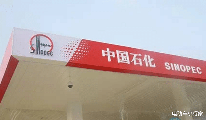 中国石油天然气集团 中石油、中石化迎来“劲敌”，双雄市场或被打破，车主：降价有望