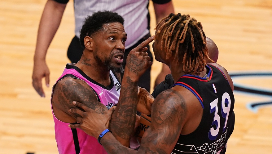 德怀特·霍华德|官宣！快船最后一员回归，霍华德遭联盟禁赛，篮网再迎好消息