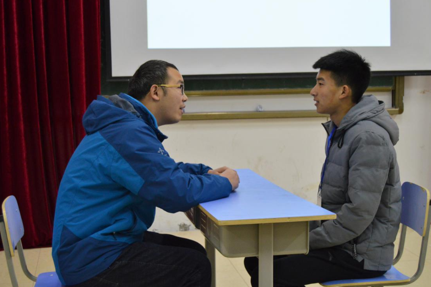 教师|武大副教授骚扰女大学生，聊天记录引起不适，教授成“叫兽”