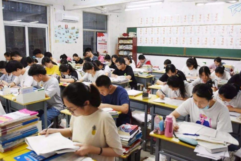 高校|高考生迎来好消息，高校“录取规则”有调整，家长表示终于等到了