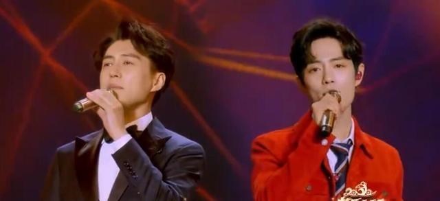 肖战|肖战探班靳东《林深见鹿》！请剧组喝奶茶味道很友好，不客串？