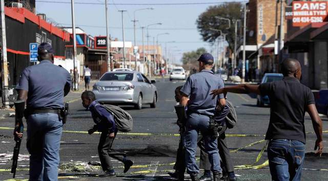 南非|天时地利全在手，社会却持续骚乱！这就是西方在南非留下的烂摊子