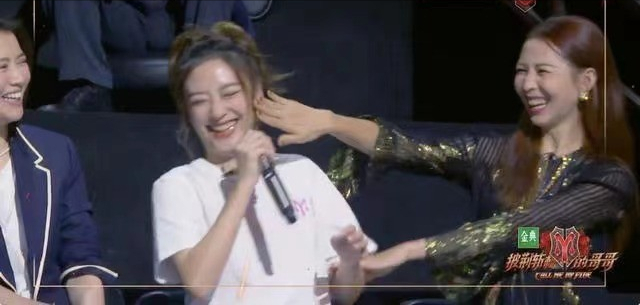 写真|《披哥》5位嫂子助阵，3个“疯嫂子”抢风头，2个嫂子格格不入