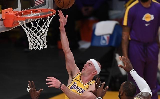 勒布朗·詹姆斯|逆转!47+23,詹眉暴走,湖人绝杀勇士!詹皇创3大神迹,双枪归位