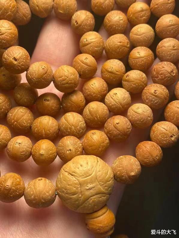 文玩|大飞说文玩:凤眼手串如何是否是高品?大飞来告诉您。