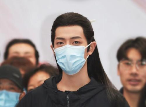 肖战|168任敏跟183肖战同框，身高差咋回事，谎报身高可不太好