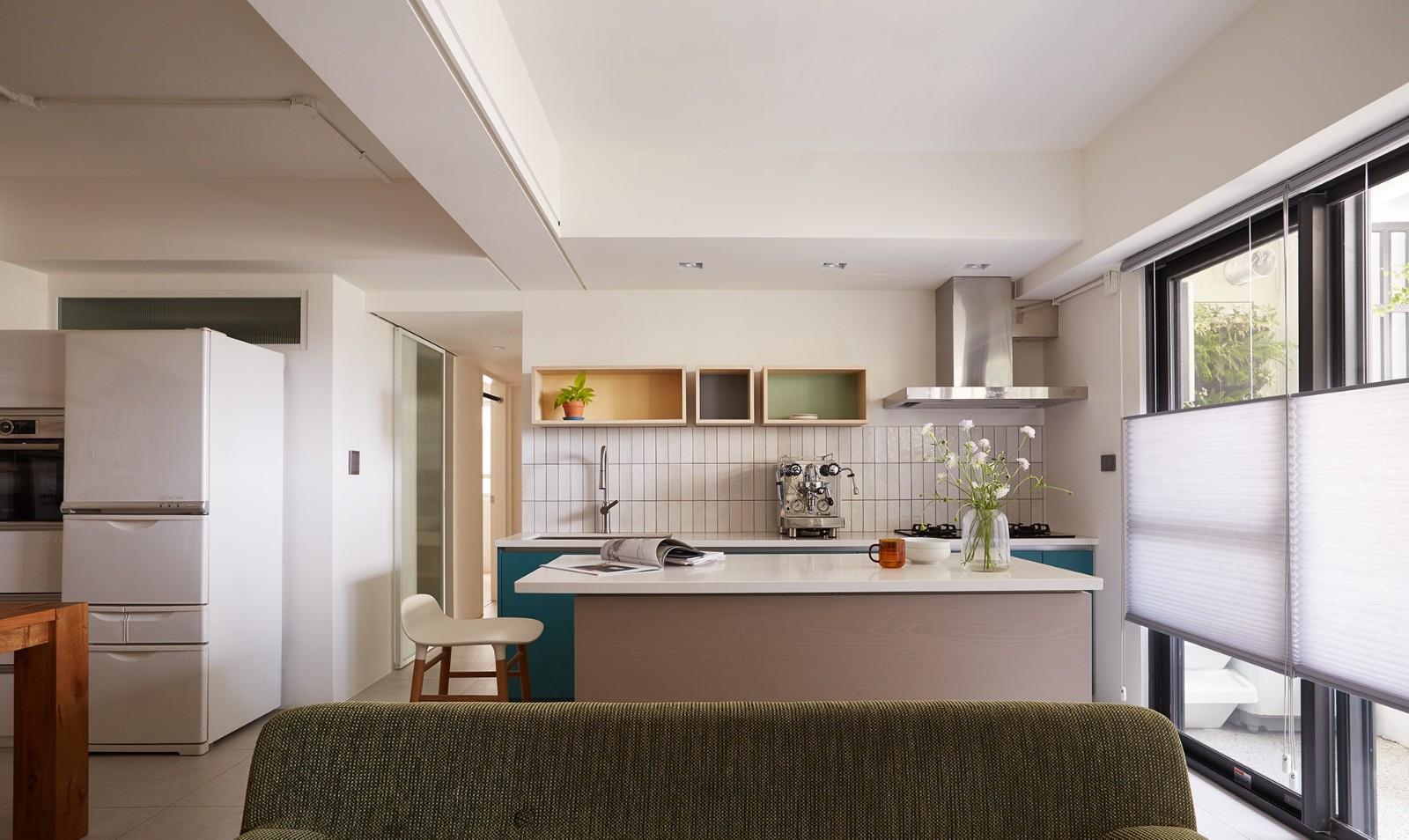 巧用色彩让30年老宅焕发新生，全屋明亮清爽温暖自然，效果真不错