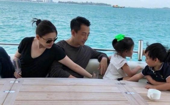 大S|大S自曝离婚内幕，称汪小菲人帅又不老，找个条件好的女友很容易