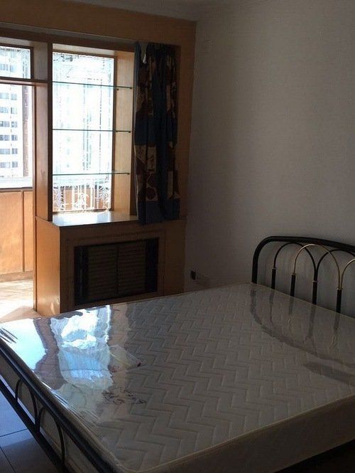 美女租客租60㎡旧房,浴室黄渍满满,爆改后遭网友吐槽:房东赚了