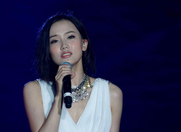 龚俊|有种尴尬叫“歌红人不红”，明明歌曲已封神，歌手却始终不温不火