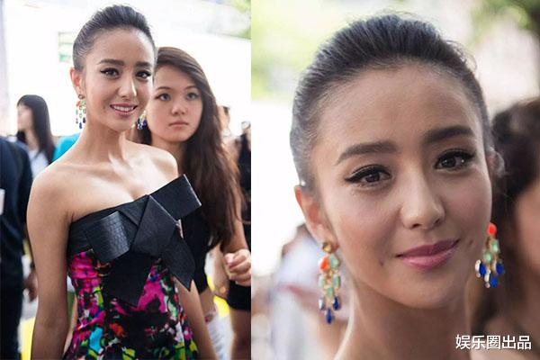 佟丽娅|佟丽娅活动旧照引起热议，穿露肩装线条感十足，皮肤黝黑略显成熟