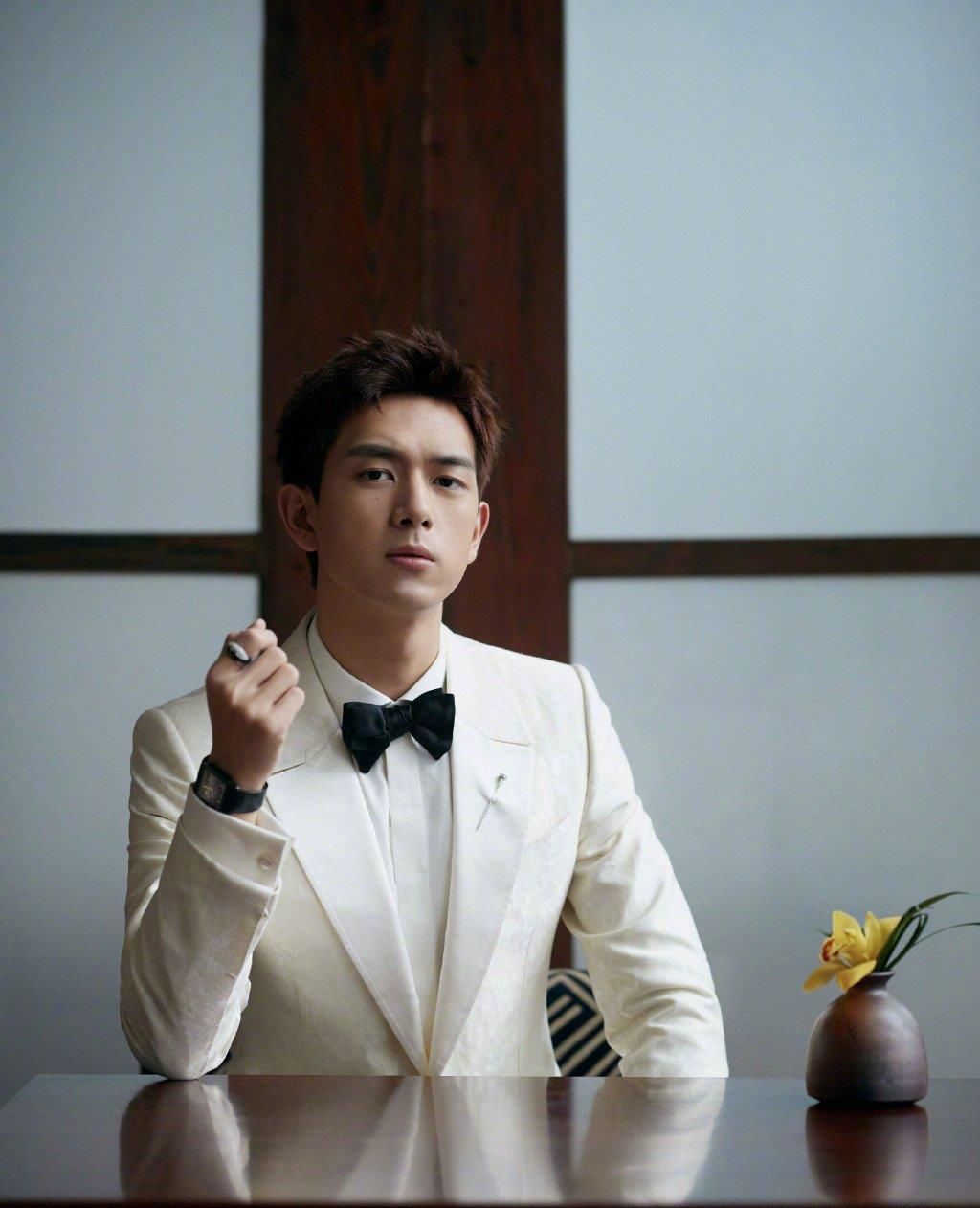 迪丽热巴|爆料:张新成,宋茜,肖战,张艺兴,王一博,刘雨昕,迪丽热巴