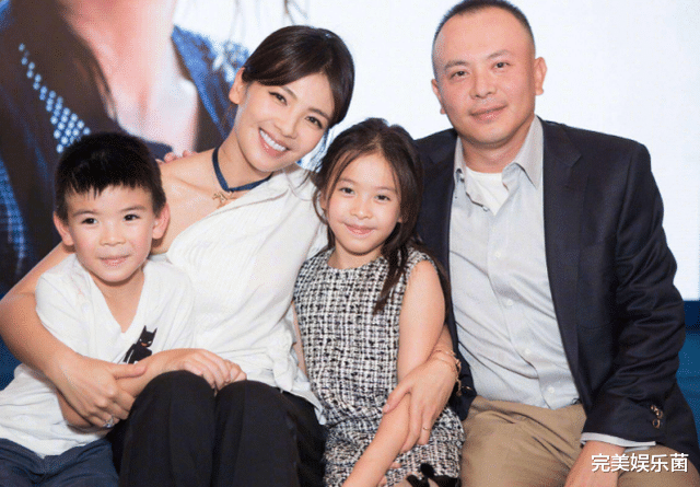 童蕾|“亮剑女神”童蕾:甩周一围,嫁伪富豪负债1.4亿,40岁守活寡3年