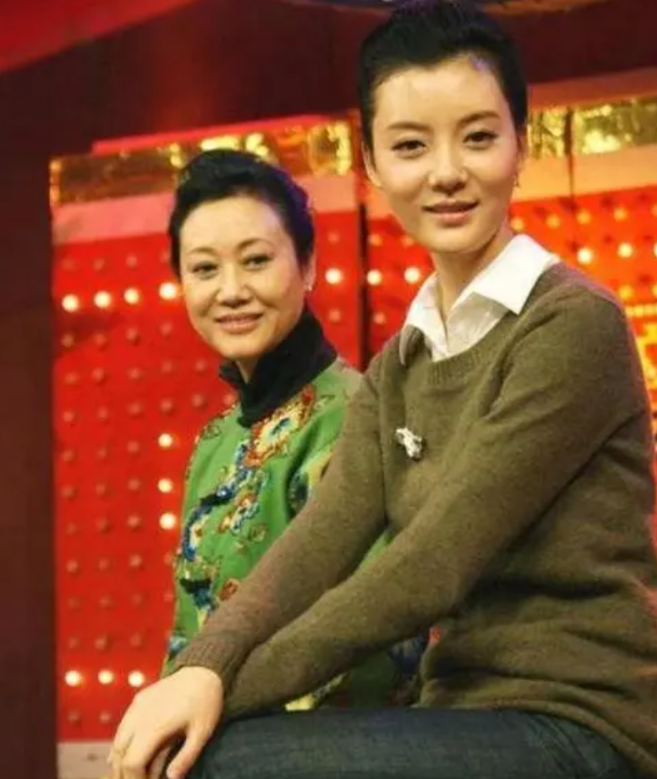 张兰|王丽云：成名路上有泪，坚决不复婚，今女儿也步了她后尘