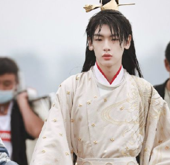 漫画|《天官赐福》衍生大比拼！漫画很美型，动漫很出名，电视剧太拉胯