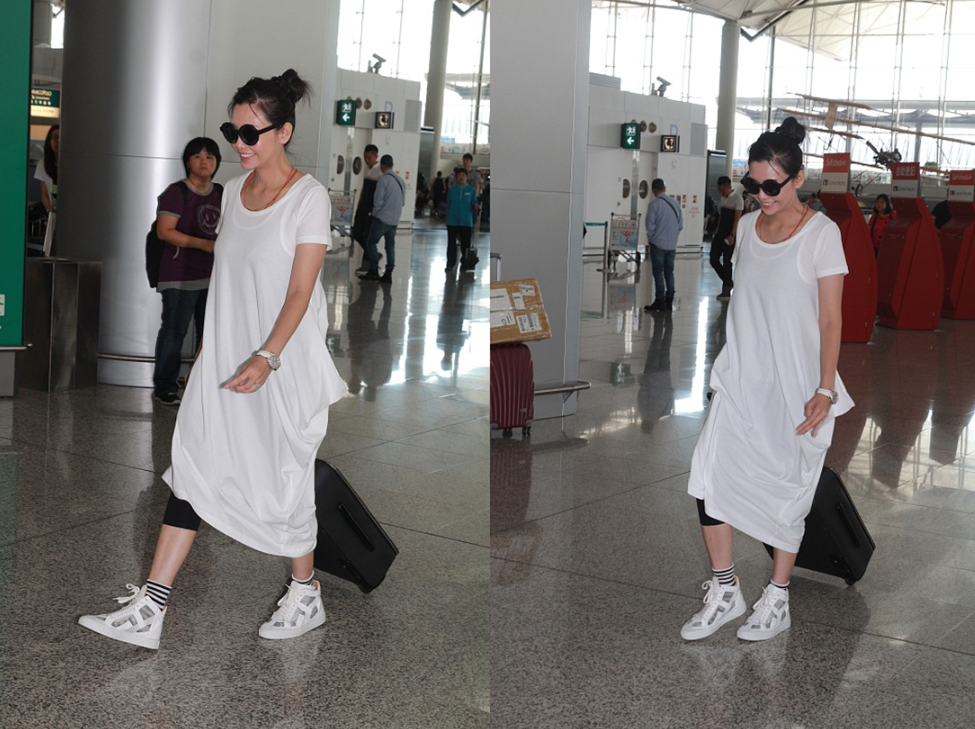 邱淑贞|邱淑贞真是没怎么变，即使年纪大了也有少女感，穿白衣配红裙真嫩