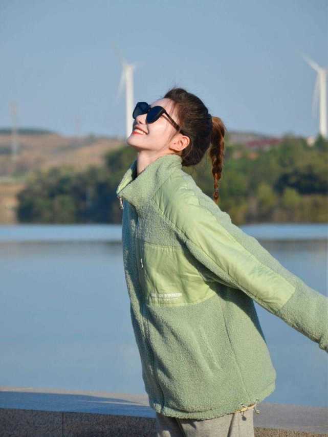 何有强 冬天的羽绒服千万别乱买，照着这个标准选，有格调又有品味