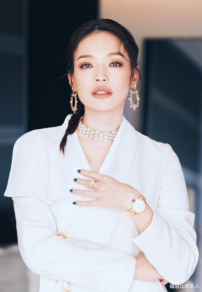 发型 被公认“丑”的女生发型，颜值再高也拯救不了，希望你没中