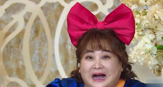 贾玲|宋亚轩认错王一博不敢说话，王牌家族都不吭声，贾玲用一句话解围