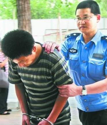 人性的至暗,抽丝剥茧揭开案件真相,鲁荣渔号上到底发生了什么?