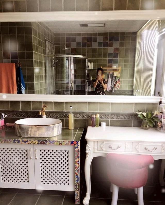 花两年时间装修好小别墅,占地600平花了200多万,院子我很喜欢