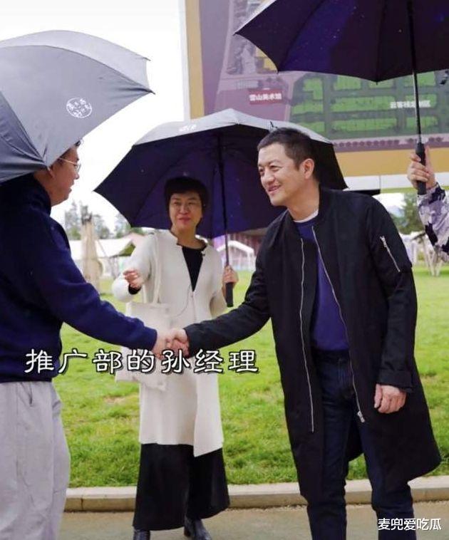 李亚鹏|李亚鹏现身雪山小镇？否认项目变烂尾楼，本人状态沧桑显老