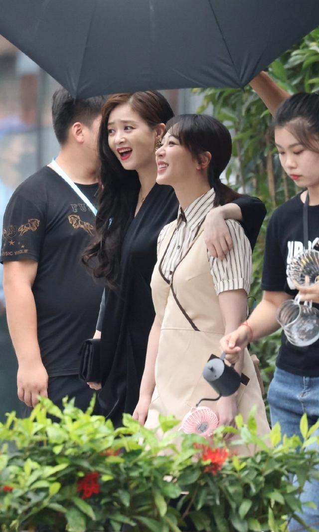 杨紫|杨紫未受《青簪行》影响 同框蒋欣重回《欢乐颂》