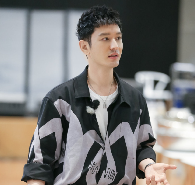 赵丽颖|赵丽颖回归？龚俊黄晓明曝确定加盟《中餐厅5》，一线女星邀请中