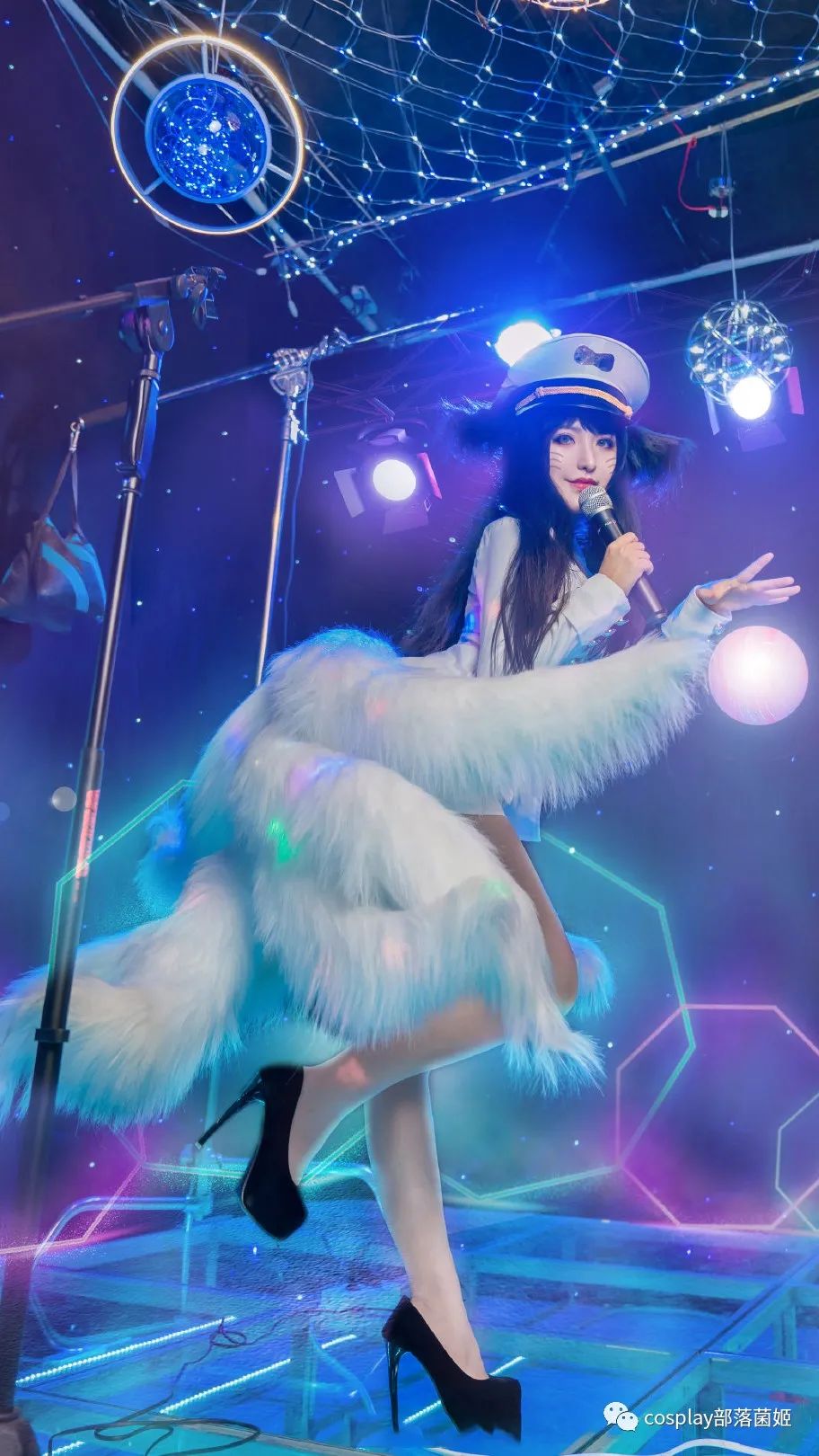 |cos：阿貍時(shí)代少女cos正片@彌里，給你一首歌的時(shí)間