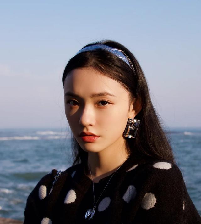 明星素颜|你属于“素颜脸”还是“带妆脸”女生，主要看这些，你中了几个？