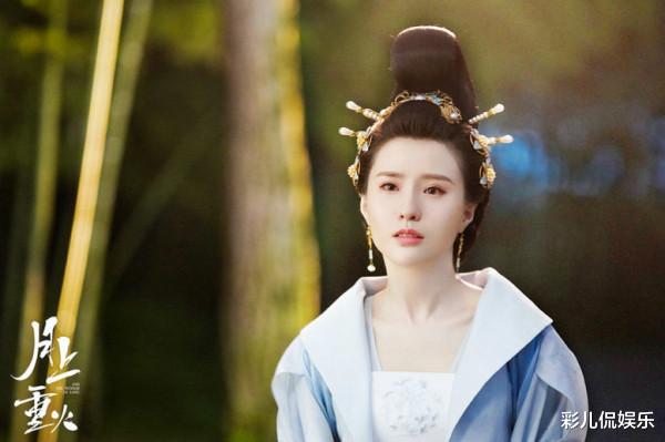 花千骨|有种逆袭叫“轻水”，《花千骨》中其貌不扬，如今美到不敢认！