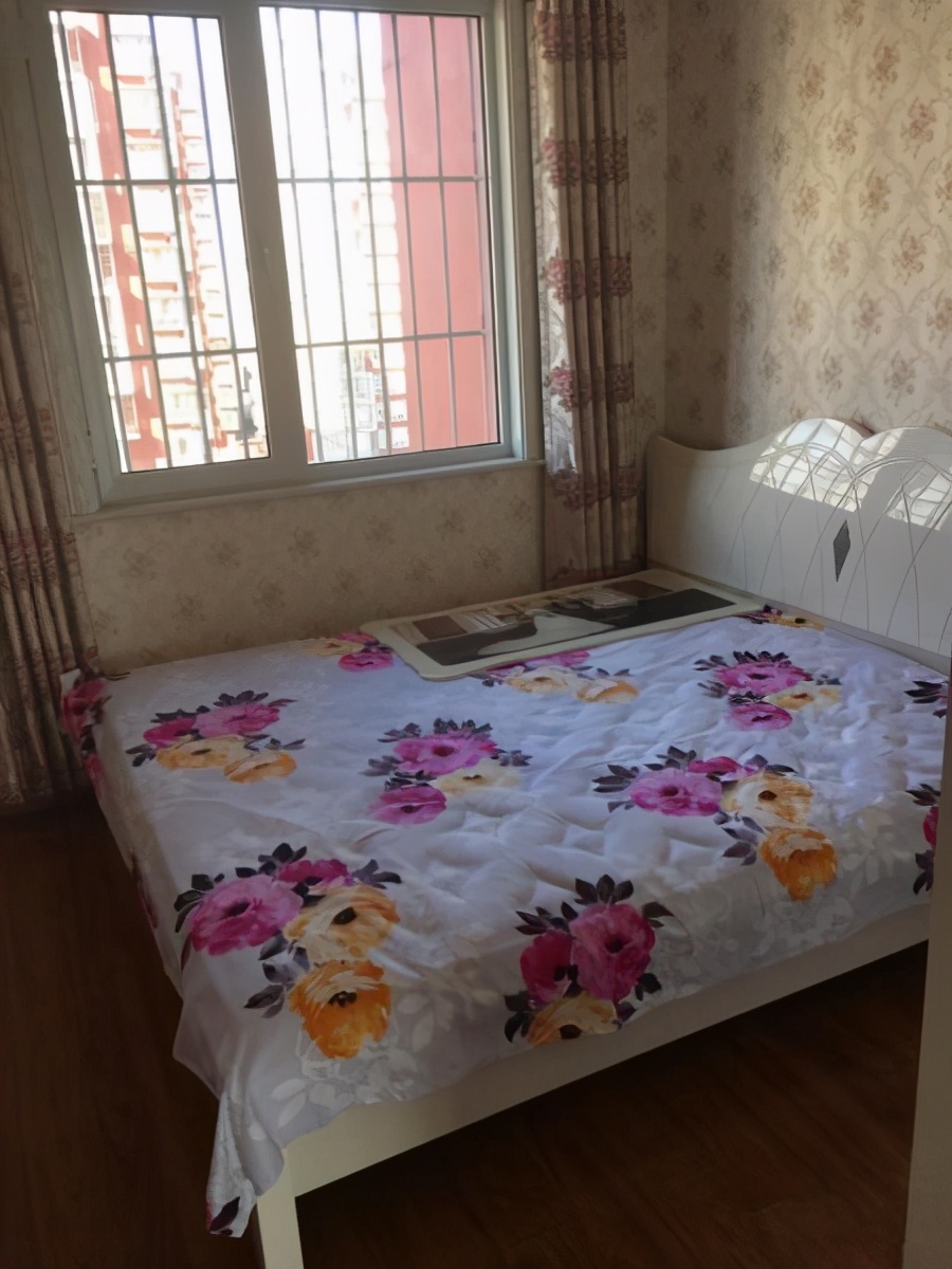 |参观闺蜜新房，忍不住吐槽：如此大气的装修，却被十字绣给毁了