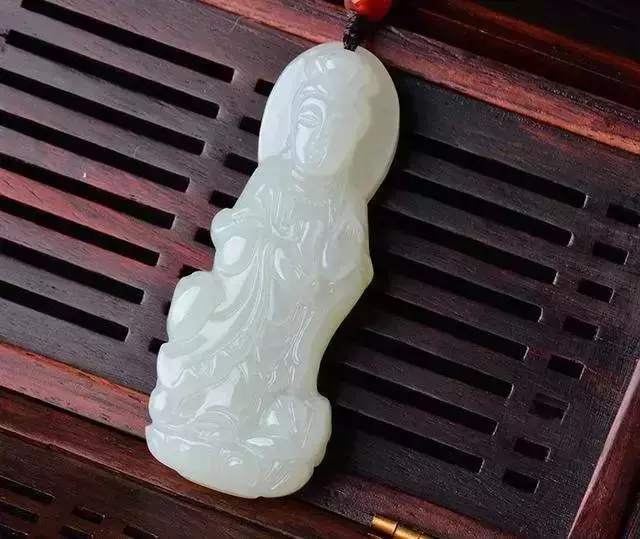 |人体的汗液，可以滋润玉石吗？