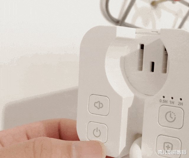 岚儿姐搞数码 七彩叮当烘干机极速干衣，除菌净螨，衣物穿着更舒心