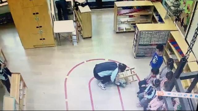 生活報 事發哈爾濱市根德幼兒園：幼師用椅子壓3歲幼兒，監控視頻曝光…
