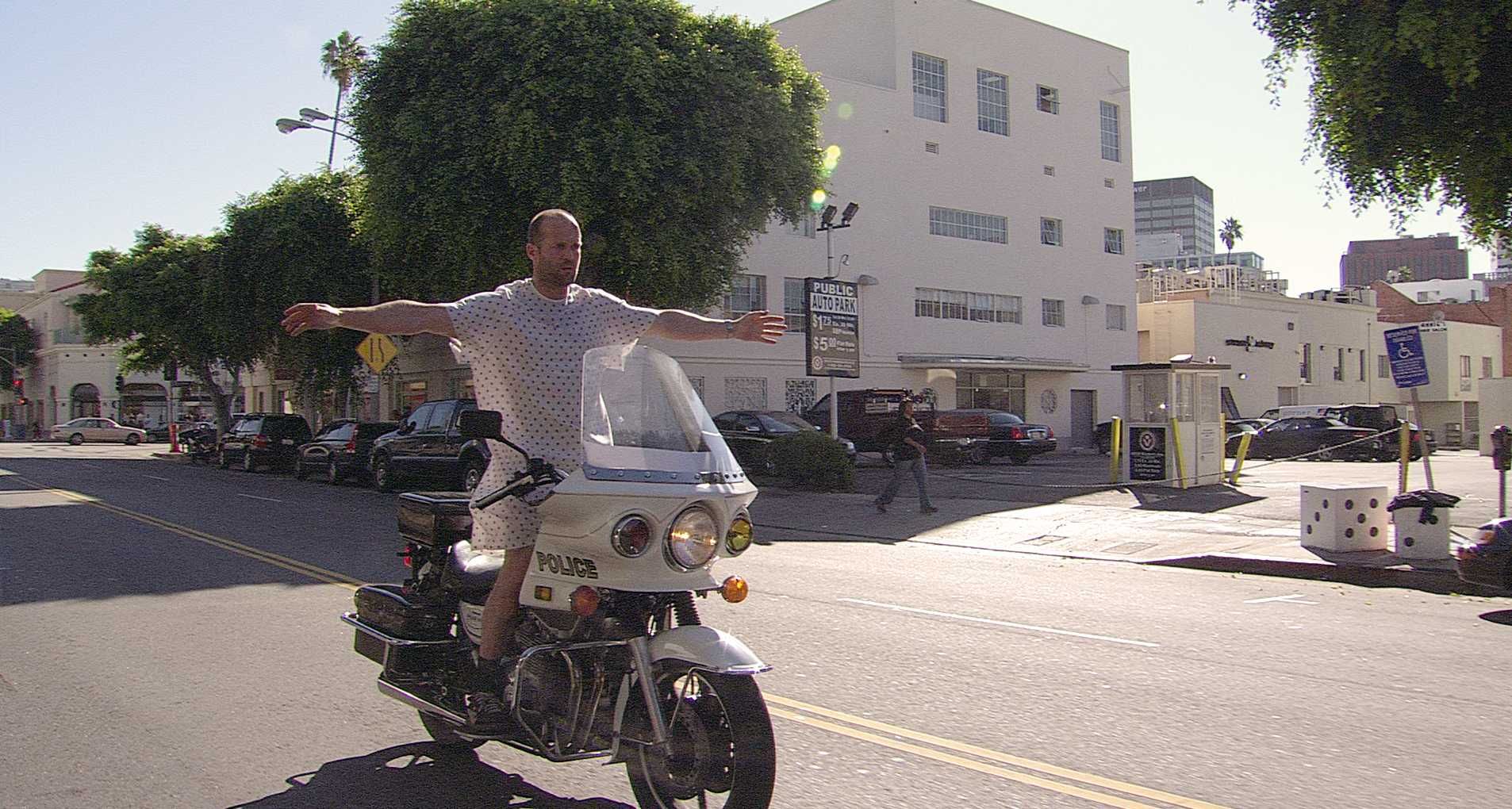 怒火攻心|《怒火攻心》：杰森?斯坦森暴爽癫狂电影，你喜欢看的元素都有