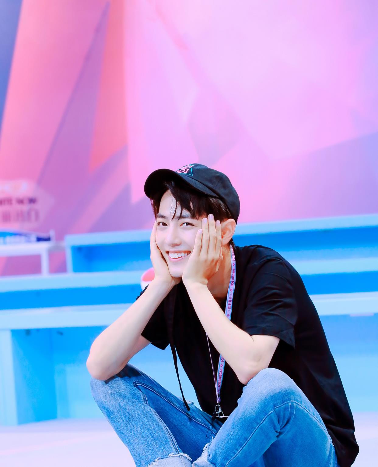 奶球妈咪聊|《东方卫视》中秋晚会阵容官宣,三位实力派歌手加盟,等一个肖战