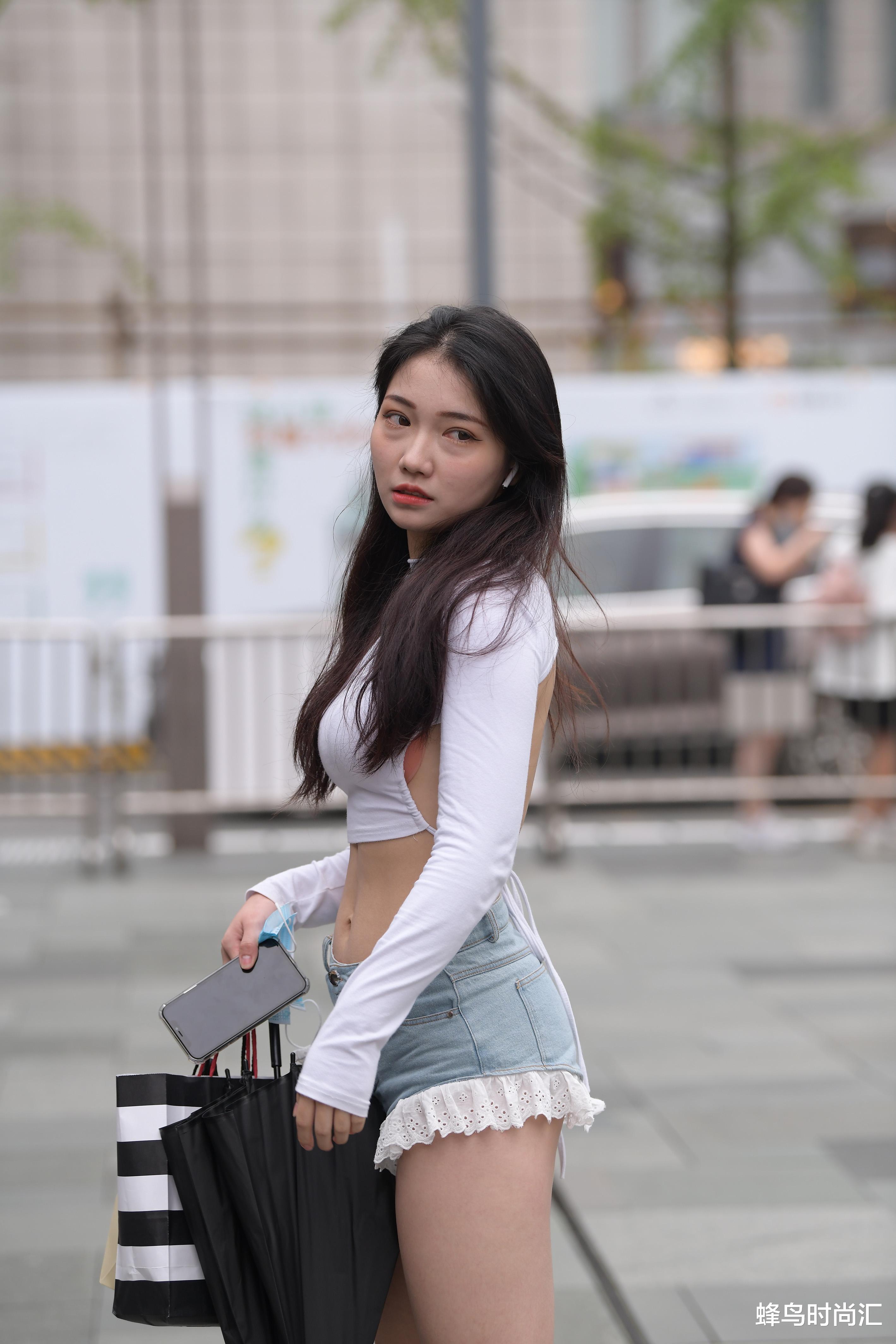 蜂鸟时尚汇|有条件前卫些会更美，美丽少女就该这么穿，真迷人