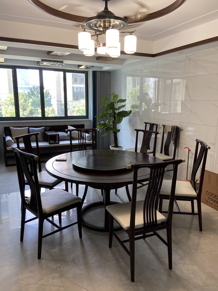 |新中式家具设计既充满先锋意识又具有传统文化的精神。