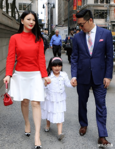 李湘|疑似李湘“意中人”曝光，穿白色情侣装身材偏瘦，网友：领证去？