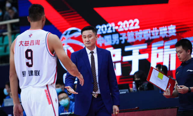 刘华体会讲体育课|广东卫冕迎利好！杜锋新武器曝光，阿联王者归来，辽篮这下麻烦